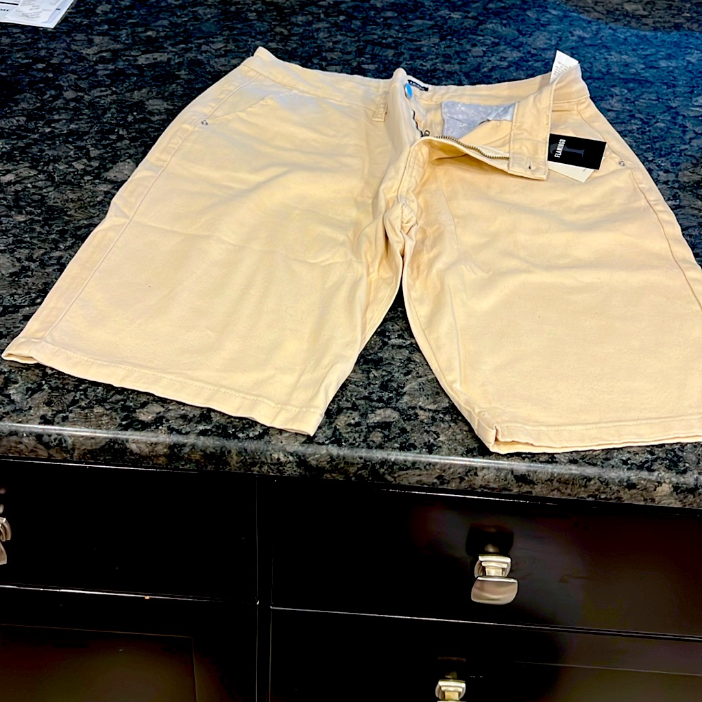 To The Knee Shorts From Flamingo Brand New With Tag To The Knee Shorts From Flamingo Brand New With Tag